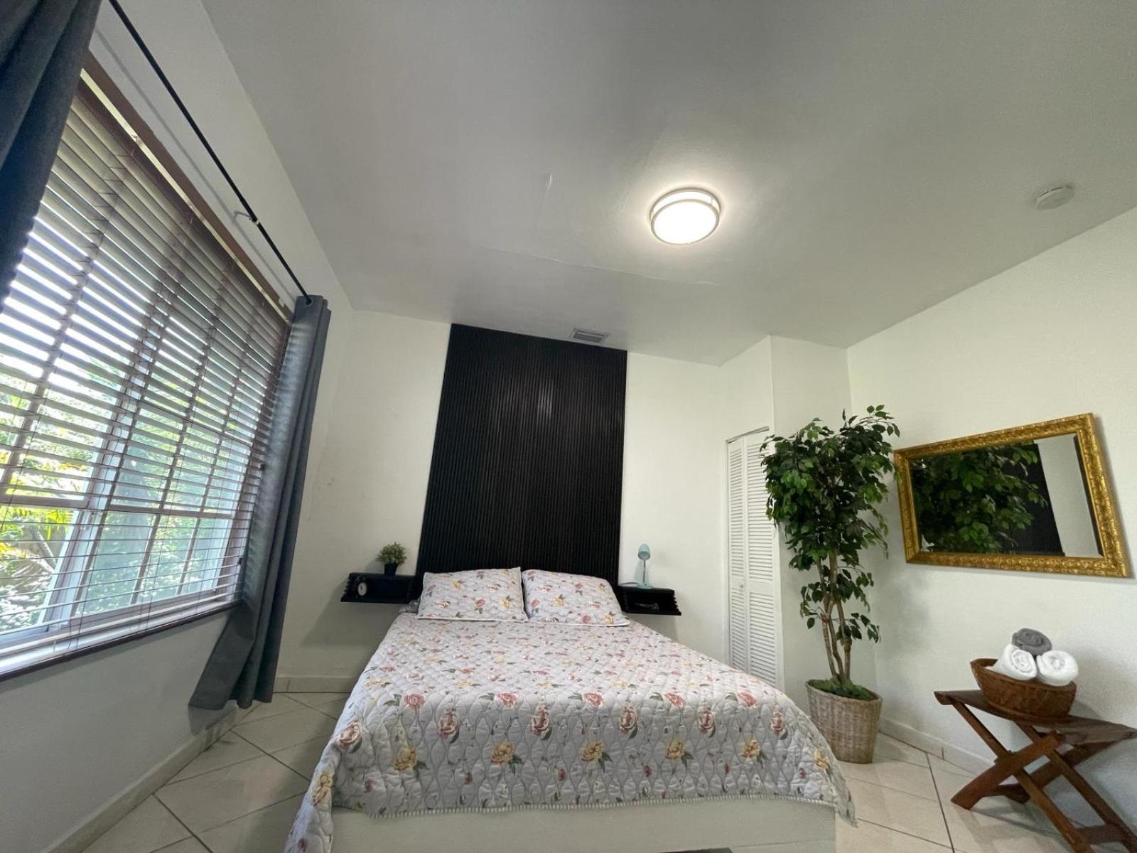Private Suite Next To Calle Ocho Miami Luaran gambar