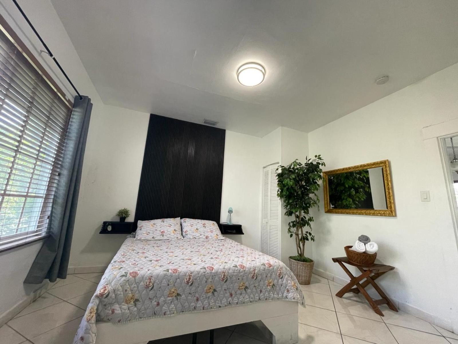 Private Suite Next To Calle Ocho Miami Luaran gambar